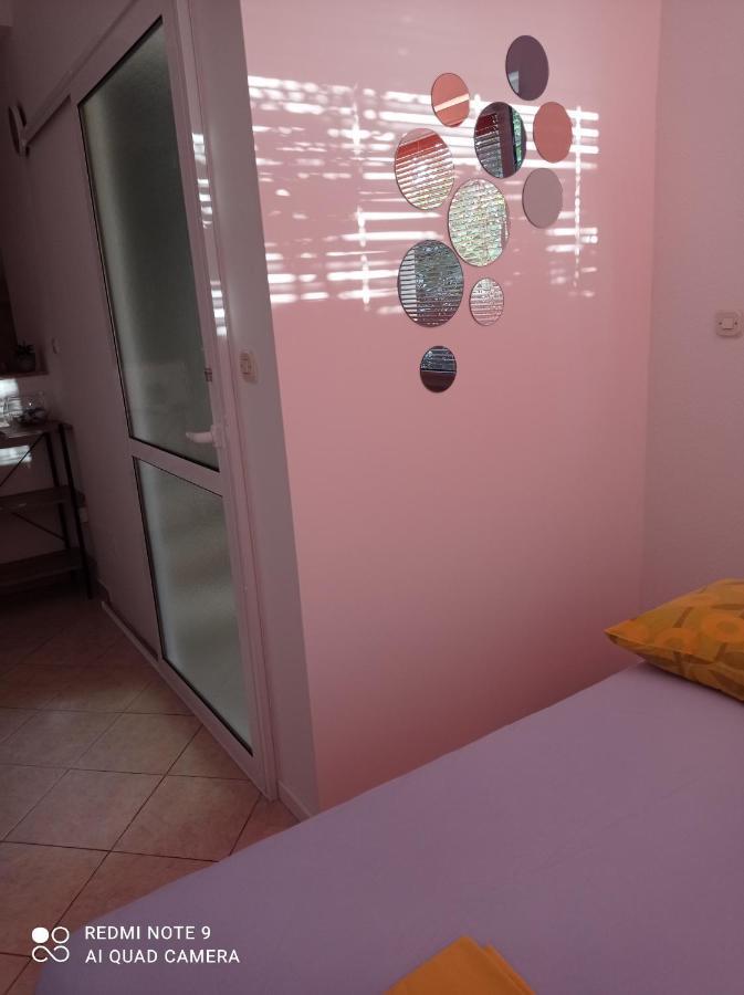Apartments Nina M Baška Voda Esterno foto