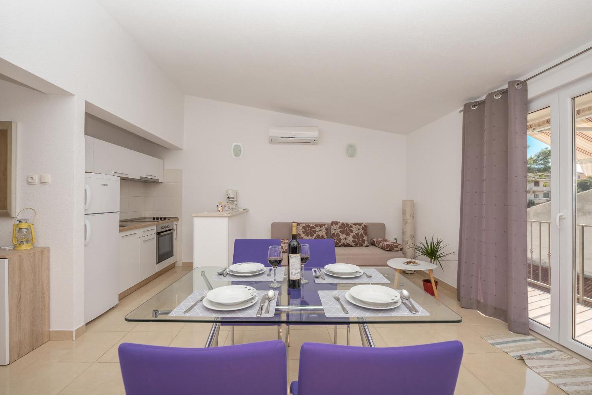 Apartments Nina M Baška Voda Esterno foto